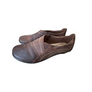 Clarks Womens Cora Edge‎ Tan Slip-On Shoes 10
